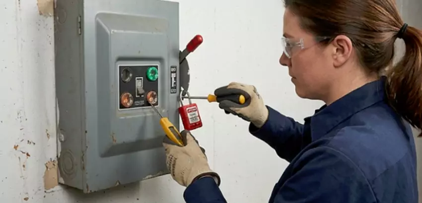 Ceiling Electrical Box Replacement in Sun City Center
