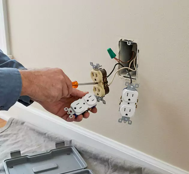 Professional Outlet Replacement: Your Local Swap-Out Team in Sun City Center, FL